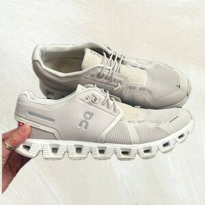 On Cloud 8 Running Shoes